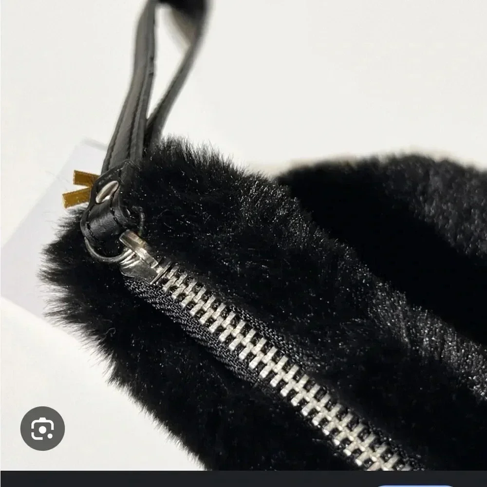 House of Harlow 1960 Black Plush Faux FurZip Wristlet Purse Bag Pinup NWT